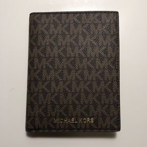 Michael Kors Passport Cover/Wallet